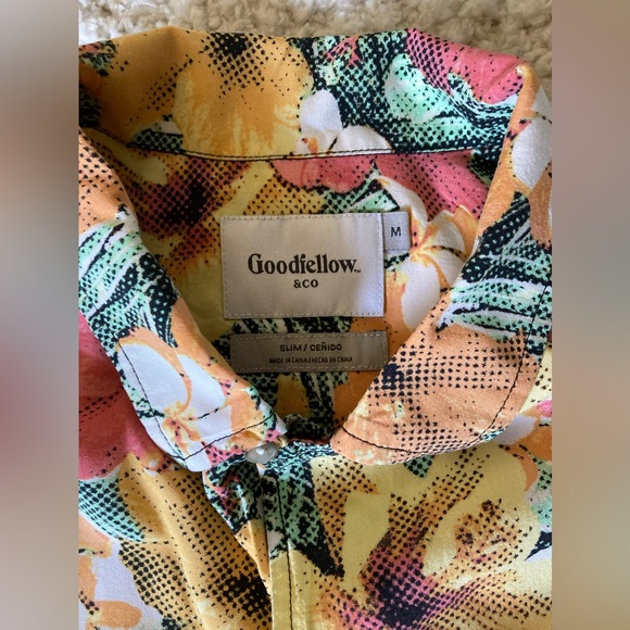 5/$30 Goodfellow & Co Men’s slim fit button down casual Hawaiian shirt - Picture 6 of 7